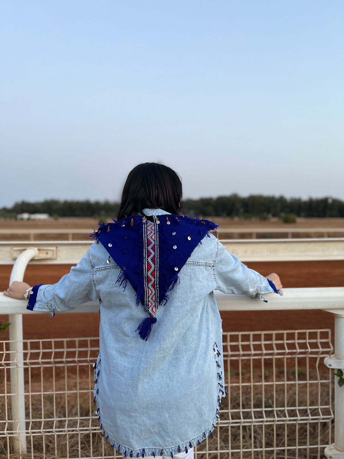 MIRA – Veste courte amazighe (mozoun + capuche)